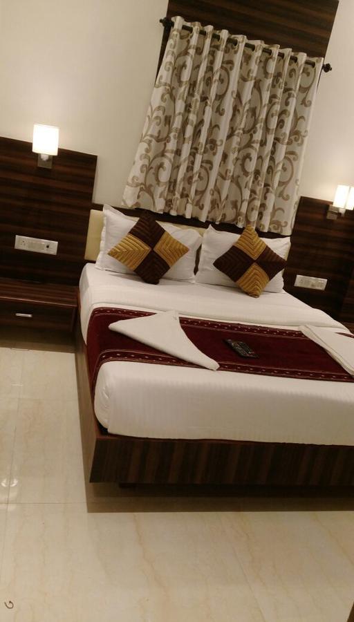 Hotel Golden City Bombay Esterno foto